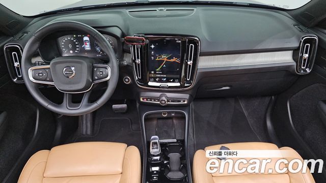 Volvo XC40 B4 Inscription 2022 — фото 7
