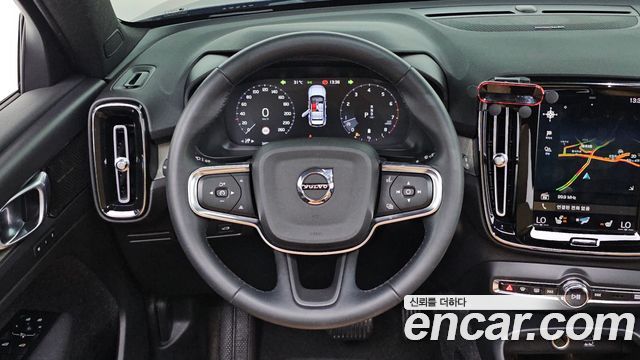 Volvo XC40 B4 Inscription 2022 — фото 13