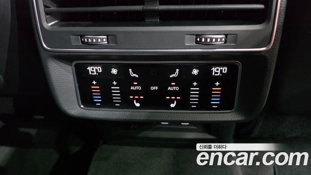 Audi Q8 (4M) 45 TDI Quattro Premium 2021 — фото 19
