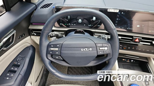Kia Sportage (V) Gasoline 1.6 Turbo 2WD Signature 2025 — фото 12