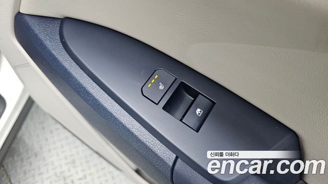 Kia Sportage (V) Gasoline 1.6 Turbo 2WD Signature 2025 — фото 18