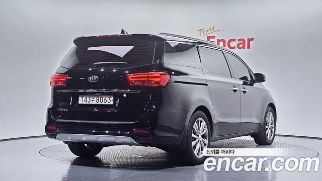 Kia Carnival 9-Seater Prstige 2020 — фото 2