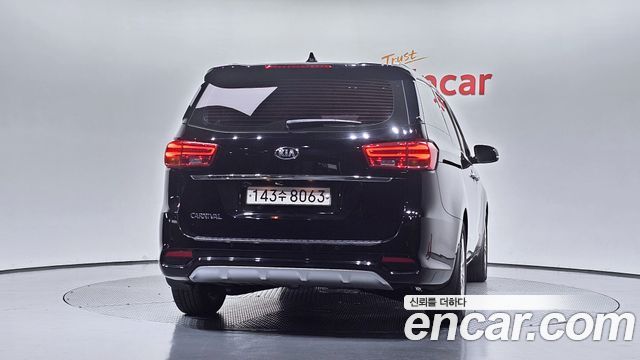 Kia Carnival 9-Seater Prstige 2020 — фото 4