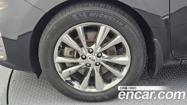 Kia Carnival 9-Seater Prstige 2020 — фото 5