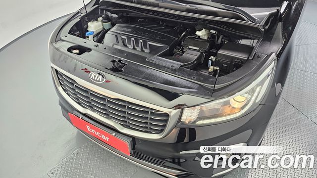 Kia Carnival 9-Seater Prstige 2020 — фото 6