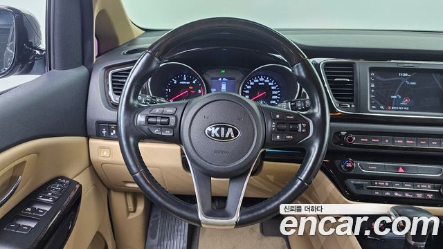 Kia Carnival 9-Seater Prstige 2020 — фото 12