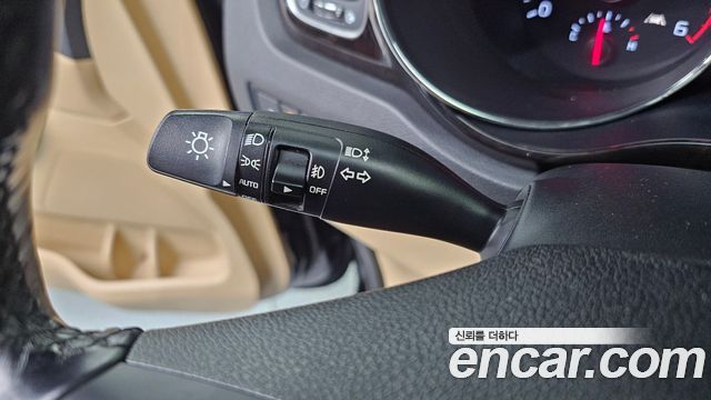 Kia Carnival 9-Seater Prstige 2020 — фото 17