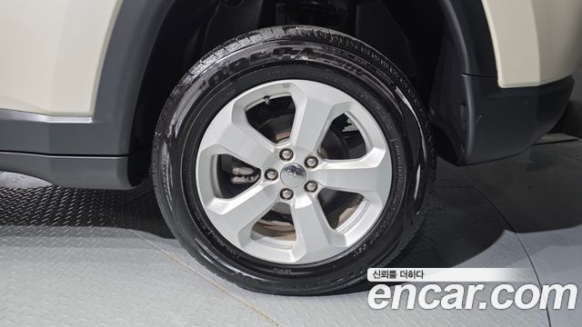 Jeep Compass (II) 2.4 Limitied AWD 2018 — фото 21