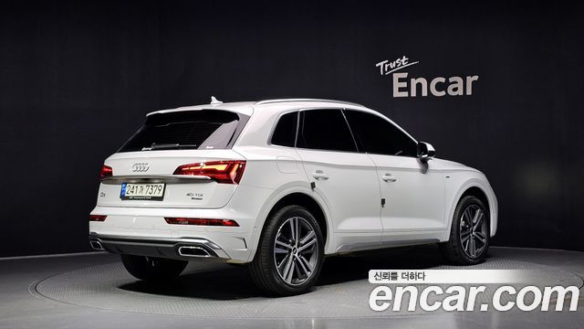 Audi Q5 (FY) 40 TDI Quattro Premium 2022 — фото 2