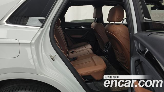 Audi Q5 (FY) 40 TDI Quattro Premium 2022 — фото 12