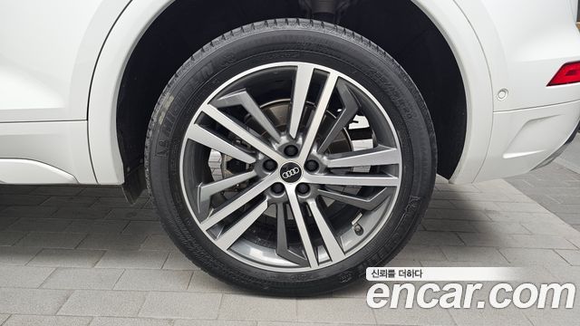 Audi Q5 (FY) 40 TDI Quattro Premium 2022 — фото 21
