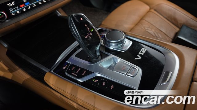 BMW 7 Series (G11) M760Li xDrive 2017 — фото 9