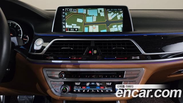 BMW 7 Series (G11) M760Li xDrive 2017 — фото 13