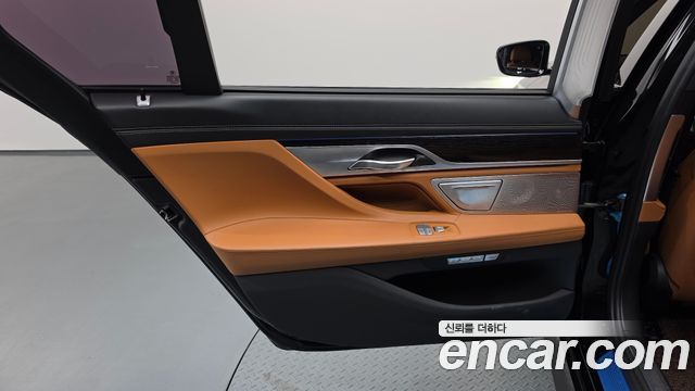 BMW 7 Series (G11) M760Li xDrive 2017 — фото 25