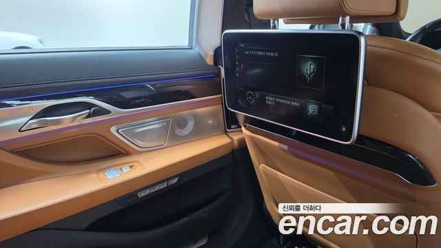 BMW 7 Series (G11) M760Li xDrive 2017 — фото 39