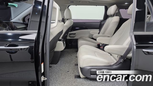 Kia Carnival (IV) Gasoline 7-Seater Signature 2021 — фото 12