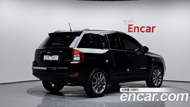 Jeep Compass 2.4 Limited 1st 2015 — фото 2