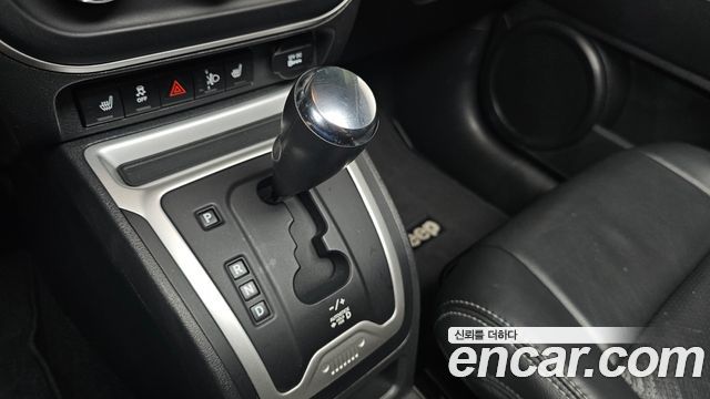 Jeep Compass 2.4 Limited 1st 2015 — фото 9