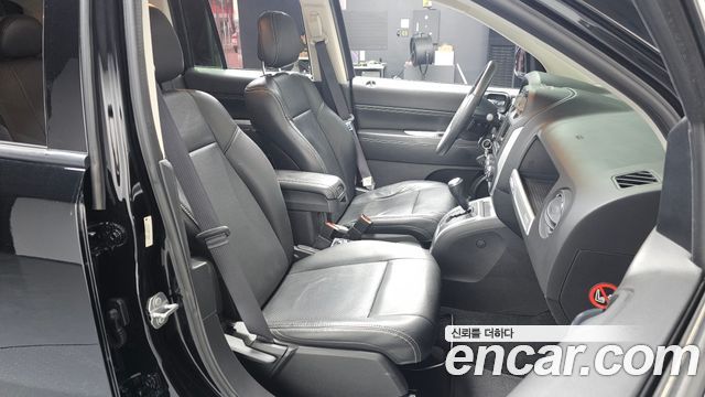 Jeep Compass 2.4 Limited 1st 2015 — фото 12