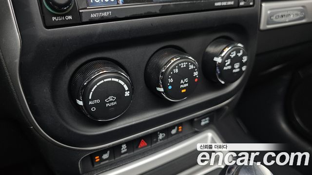 Jeep Compass 2.4 Limited 1st 2015 — фото 16