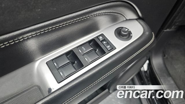 Jeep Compass 2.4 Limited 1st 2015 — фото 18