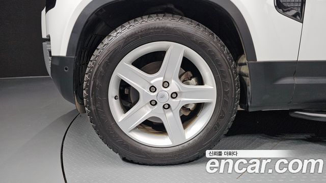 Land Rover Defender (L663) 110 D250 SE 2022 — фото 5