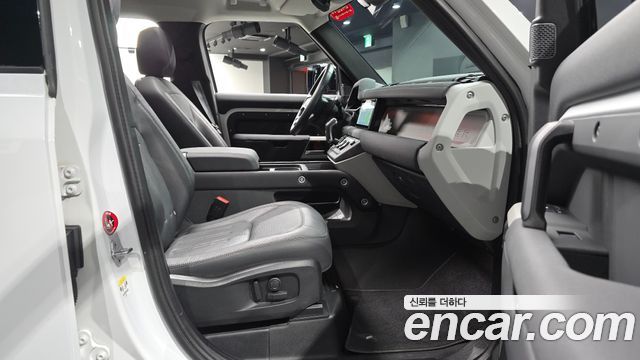 Land Rover Defender (L663) 110 D250 SE 2022 — фото 26