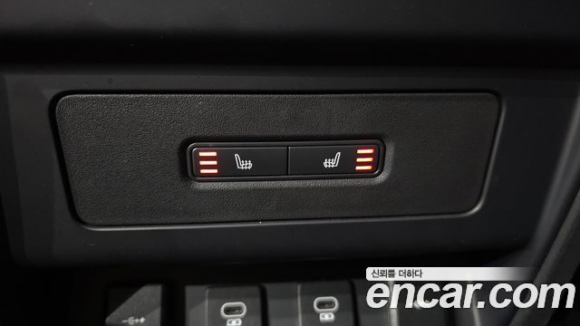 Land Rover Defender (L663) 110 D250 SE 2022 — фото 31