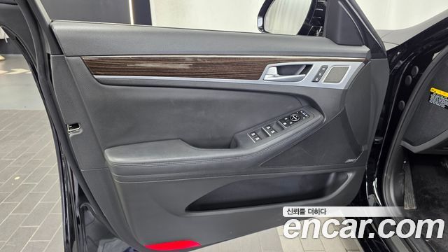 Genesis G80 3.3 GDI Premium Luxury 2017 — фото 24