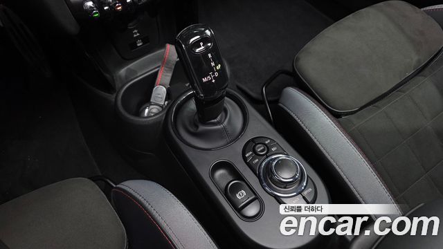 MINI Cooper S JCW 3rd Generation 2023 — фото 9