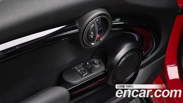 MINI Cooper S JCW 3rd Generation 2023 — фото 16