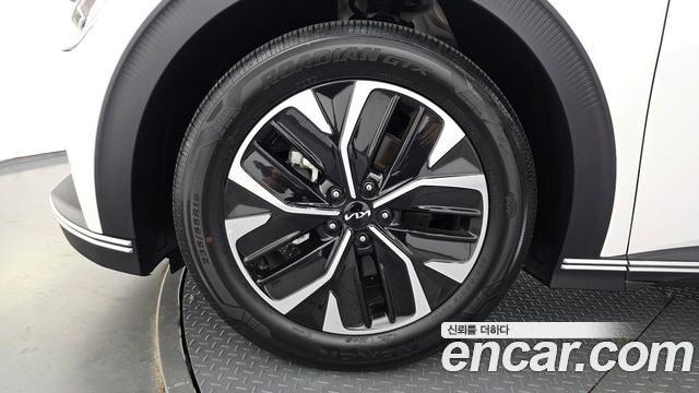 Kia EV6 Standard Light 2024 — фото 5