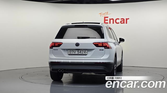Volkswagen Tiguan (II) 2.0 TDI 4Motion Prestige 2018 — фото 4