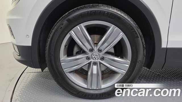 Volkswagen Tiguan (II) 2.0 TDI 4Motion Prestige 2018 — фото 5