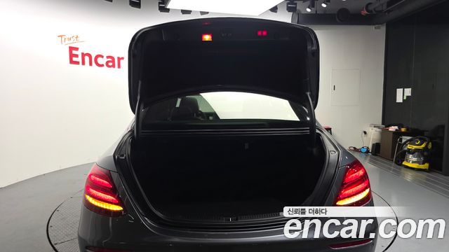 Mercedes-Benz E-Class (W213) E350 4MATIC AMG Line 2019 — фото 33
