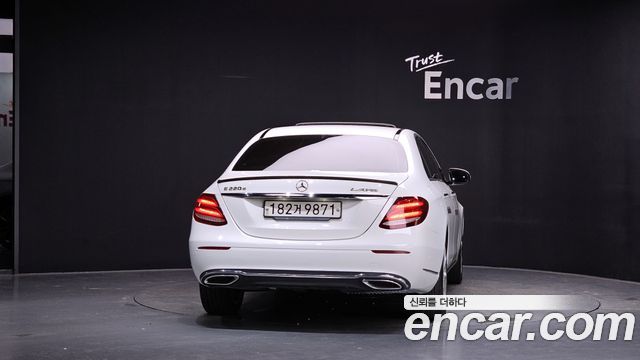 Mercedes-Benz E-Class (W213) E220d Exclusive 2019 — фото 4
