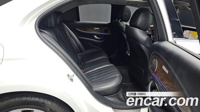 Mercedes-Benz E-Class (W213) E220d Exclusive 2019 — фото 11