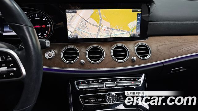 Mercedes-Benz E-Class (W213) E220d Exclusive 2019 — фото 13