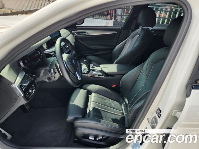 BMW 5 Series (G30) 520d M Sport package 2017 — фото 16