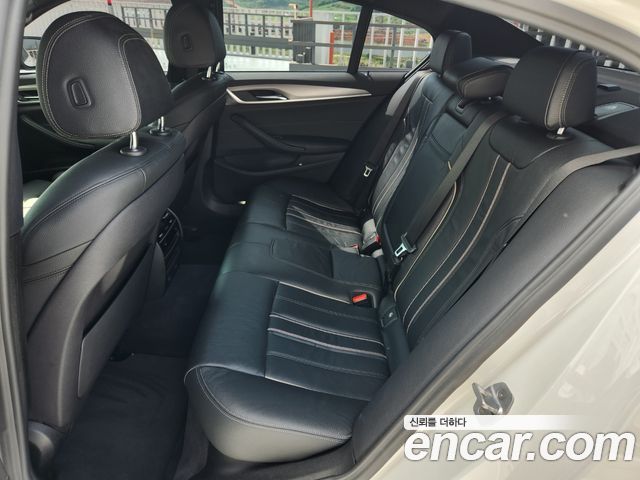 BMW 5 Series (G30) 520d M Sport package 2017 — фото 17