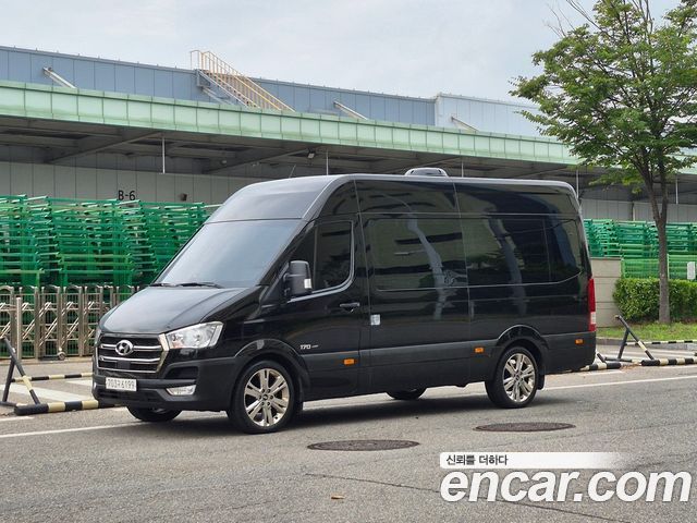 Hyundai Solati 16-seater Deluxe 2024 — фото 1