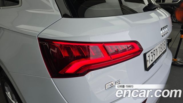 Audi Q5 (FY) 45 TFSI Quattro 2020 — фото 23