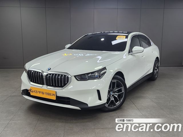 BMW 5 Series (G60) 520i
