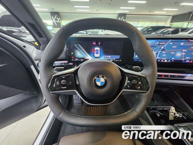 BMW 5 Series (G60) 520i 2025 — фото 3
