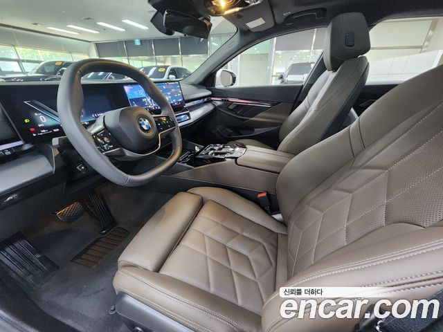 BMW 5 Series (G60) 520i 2025 — фото 22