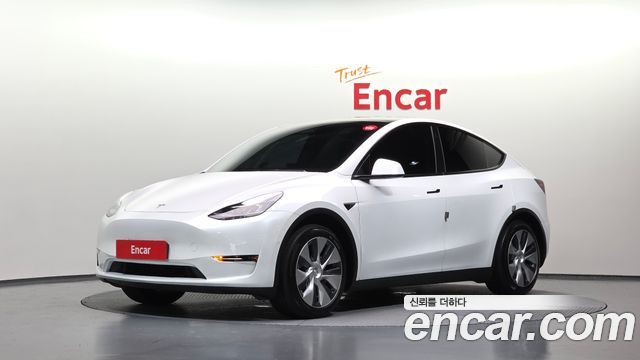 Tesla Model Y Standard Range RWD
