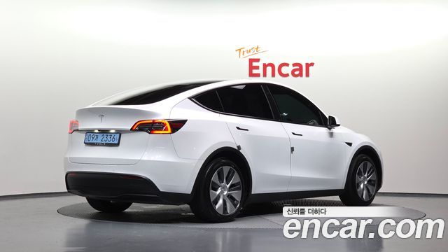 Tesla Model Y Standard Range RWD 2021 — фото 2
