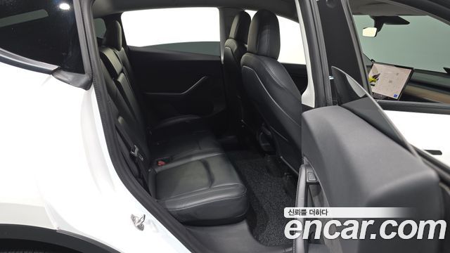 Tesla Model Y Standard Range RWD 2021 — фото 12