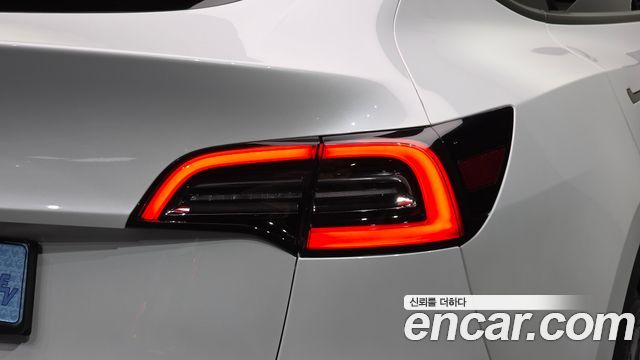 Tesla Model Y Standard Range RWD 2021 — фото 23