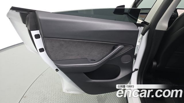 Tesla Model Y Standard Range RWD 2021 — фото 25
